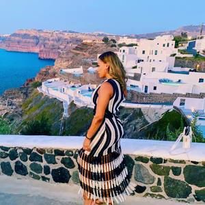 Meet your Posher, Yisela